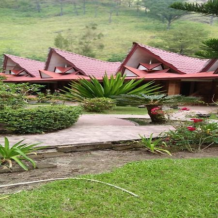 Roman Sinasi Hotel Tongging Buitenkant foto